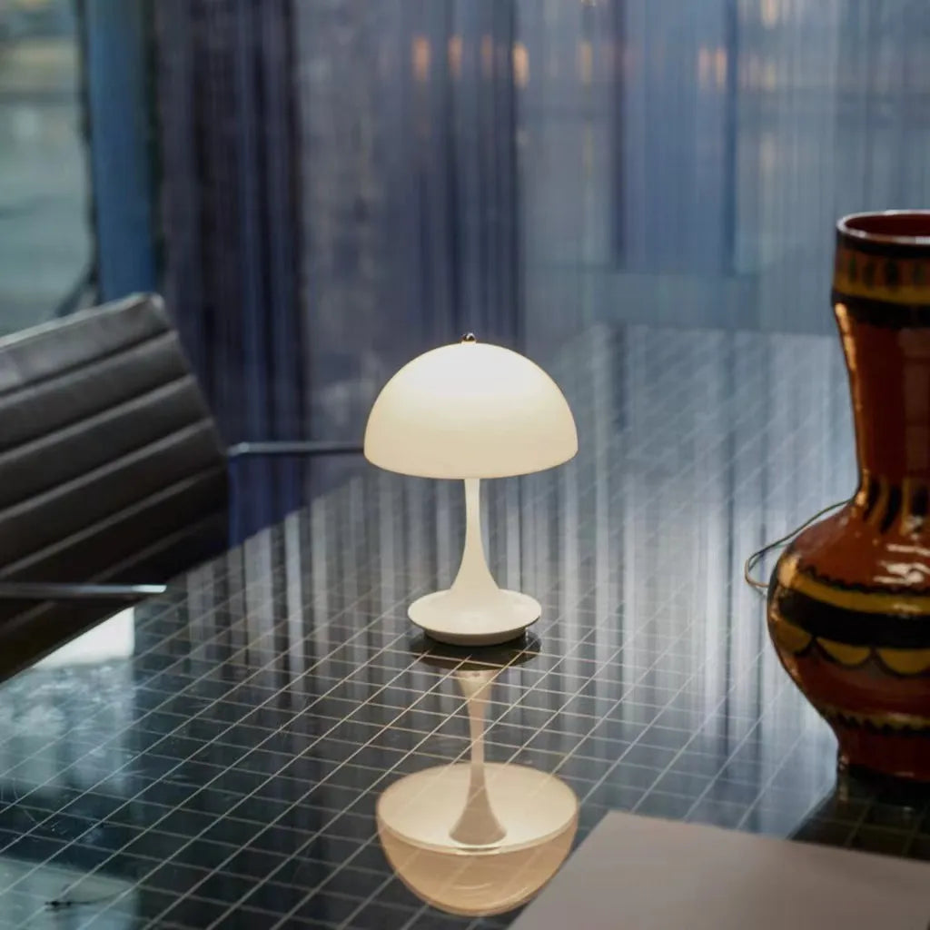 EclatéAura - Zachwycająca Lampa Stołowa z Zasilaniem Akumulatorowym