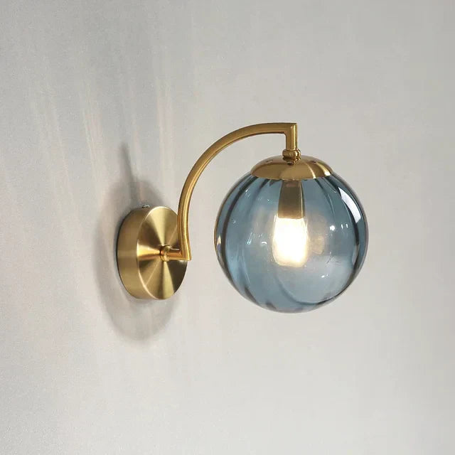 Nowoczesna lampa ścienna ze szkła w luksusowym stylu – CrystalGlow