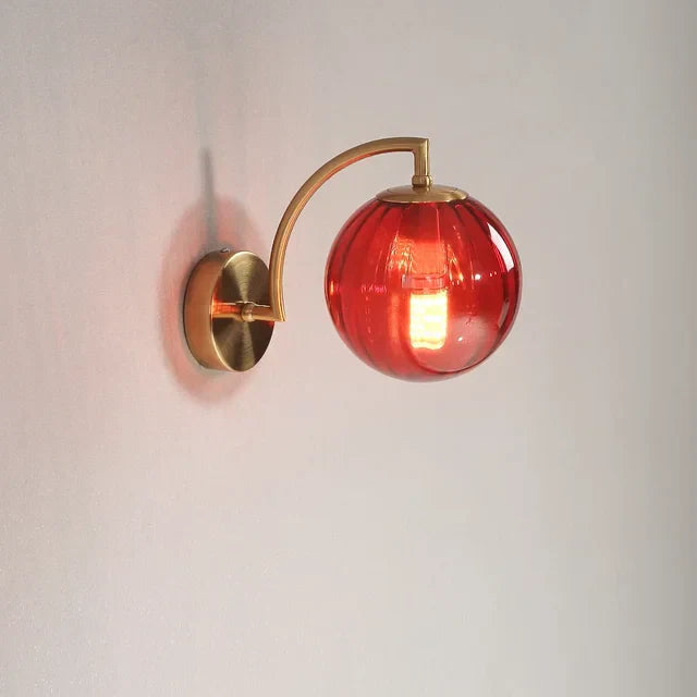 Nowoczesna lampa ścienna ze szkła w luksusowym stylu – CrystalGlow