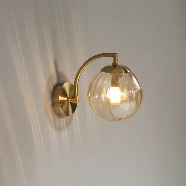 Nowoczesna lampa ścienna ze szkła w luksusowym stylu – CrystalGlow