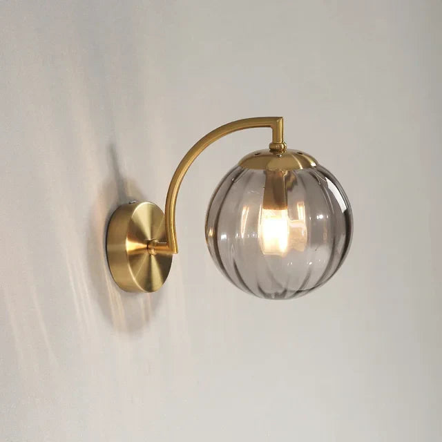 Nowoczesna lampa ścienna ze szkła w luksusowym stylu – CrystalGlow