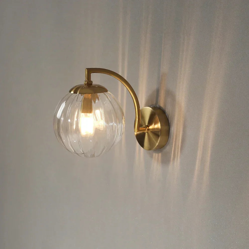 Nowoczesna lampa ścienna ze szkła w luksusowym stylu – CrystalGlow