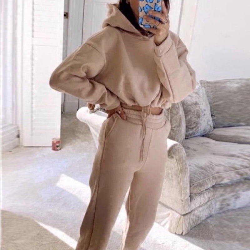 Lisa - Stylowy zestaw loungewear z krótką bluzą i spodniami dresowymi
