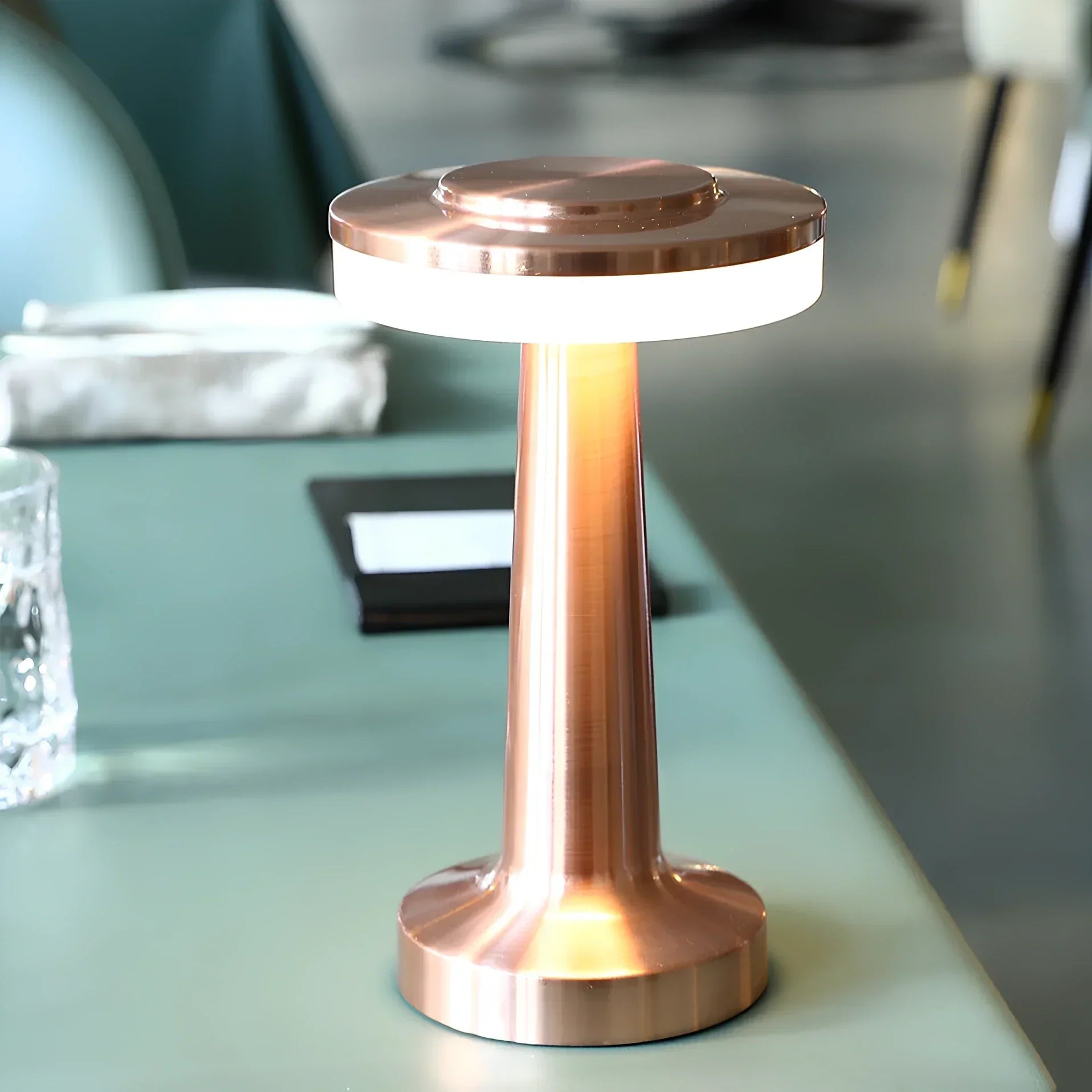 Retro Bezprzewodowa Lampa Stołowa - LumiBar
