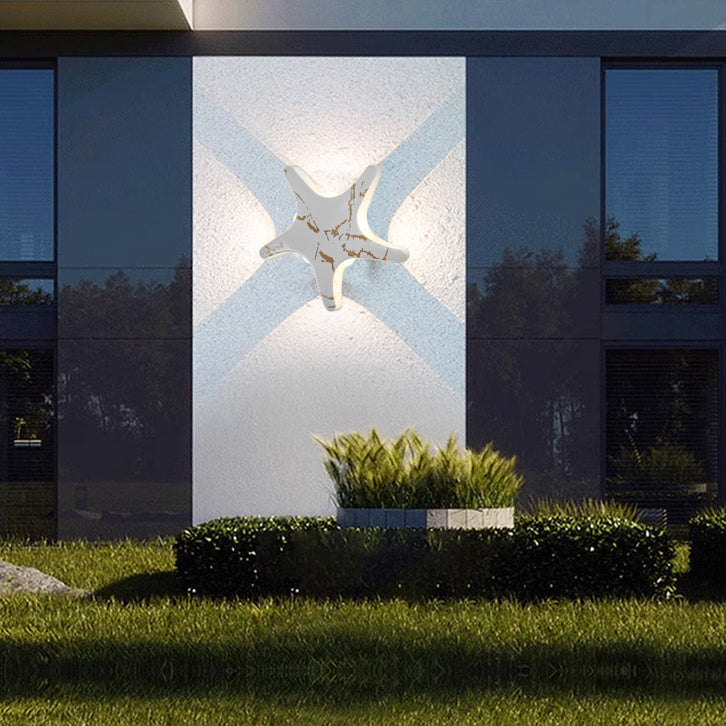 LumiStar - Wodoodporna Lampa LED na Ścianę z Eleganckim Aluminiowym Wykończeniem do Zewnętrznych Przestrzeni