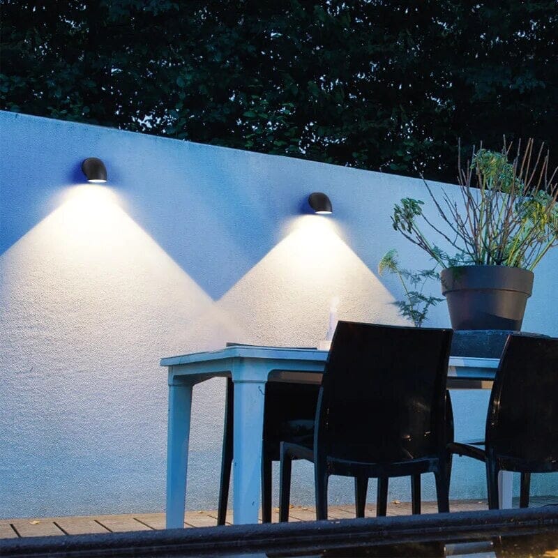 StormGlow - Wytrzymała Wodoodporna Lampa LED na Zewnątrz - Idealna do Montażu na Ścianie