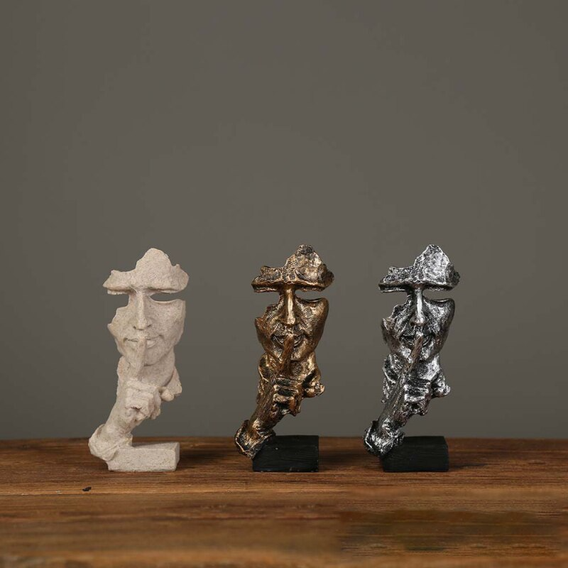 Trzy mądre małpki – rzeźba z głębokim przesłaniem