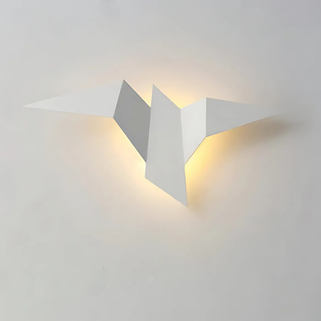 "Unikalna Lampa Ścienna Origami do Wnętrz" could be rewritten as "Wyjątkowa Lampa Ścienna Origami do Twojego Wnętrza".