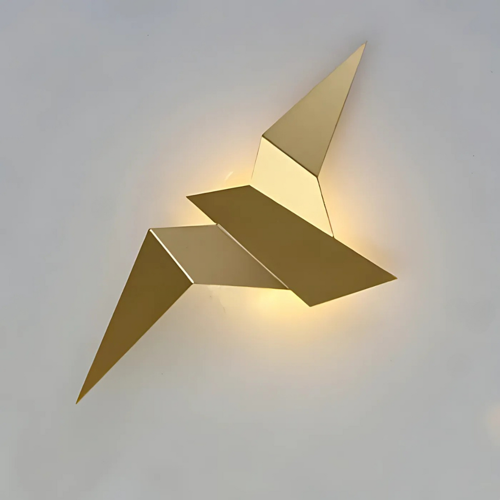 "Unikalna Lampa Ścienna Origami do Wnętrz" could be rewritten as "Wyjątkowa Lampa Ścienna Origami do Twojego Wnętrza".