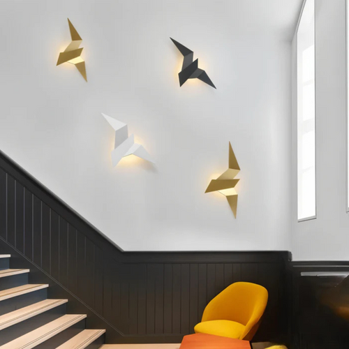 "Unikalna Lampa Ścienna Origami do Wnętrz" could be rewritten as "Wyjątkowa Lampa Ścienna Origami do Twojego Wnętrza".
