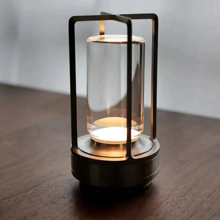 Bezprzewodowa lampa z kryształowym kloszem