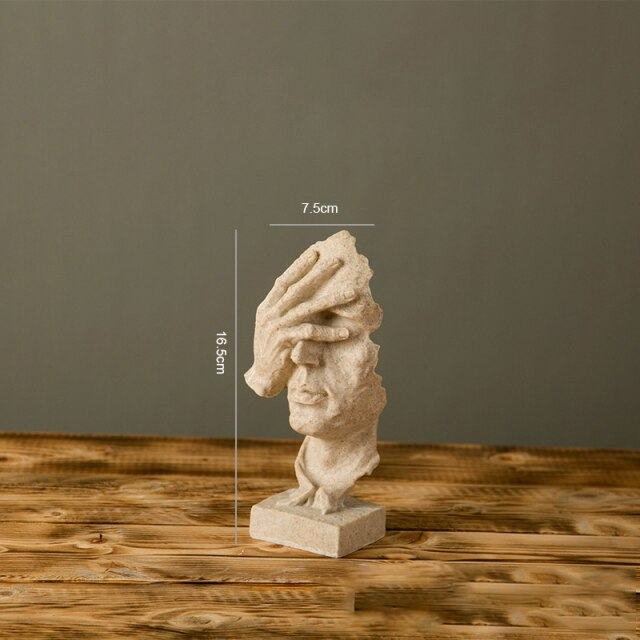 Trzy mądre małpki – rzeźba z głębokim przesłaniem