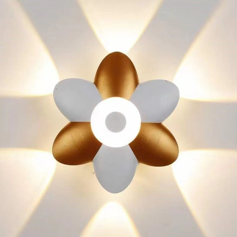 FloraGlow - Eleganckie i Efektywne Oświetlenie Zewnętrzne - Wodoodporna Lampa Ścienna w Formie Kwiatu
