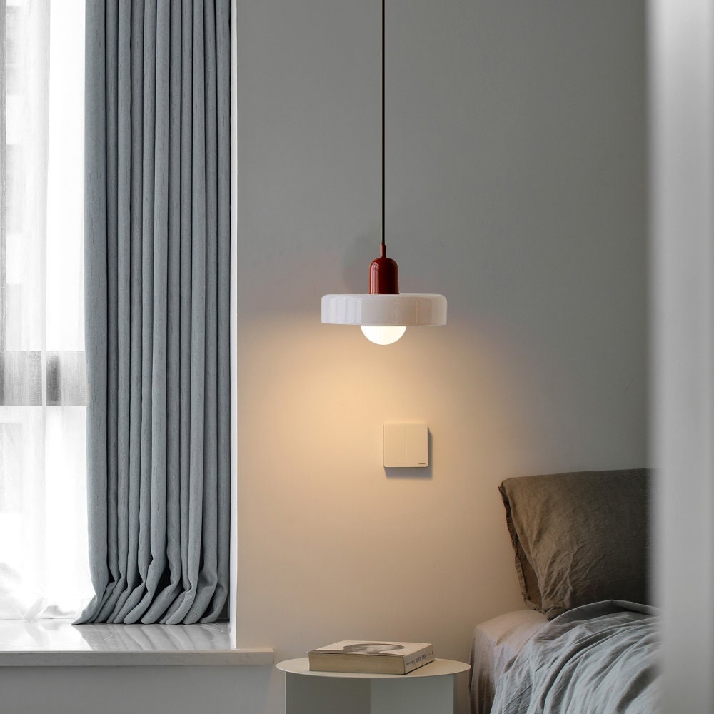 Kolorowa szklana lampa wisząca w stylu Bauhaus