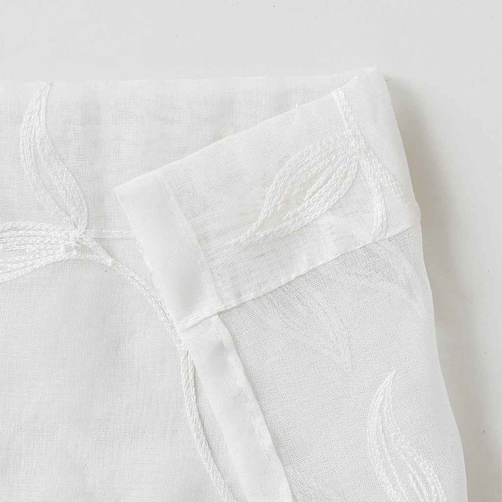 Nowoczesna elegancja z floralnym akcentem