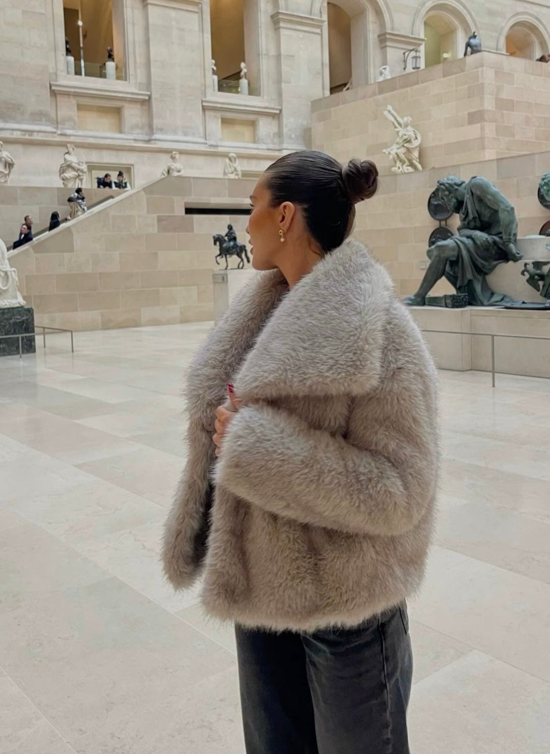 Stylowy Damski Płaszcz z Sztucznego Futra - Luksusowa Miękkość i Elegancja