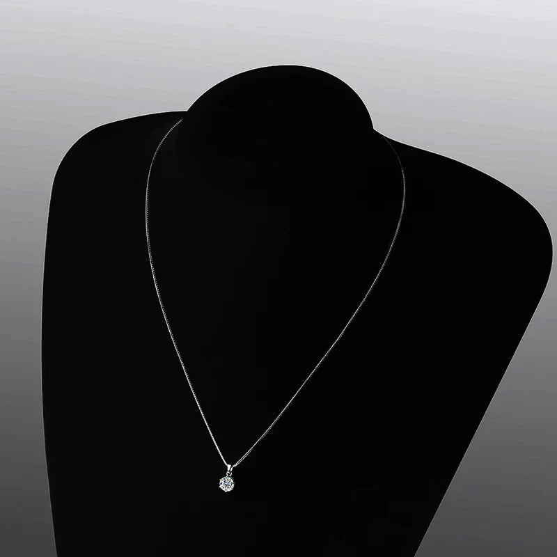 Elegancki naszyjnik z moissanitem