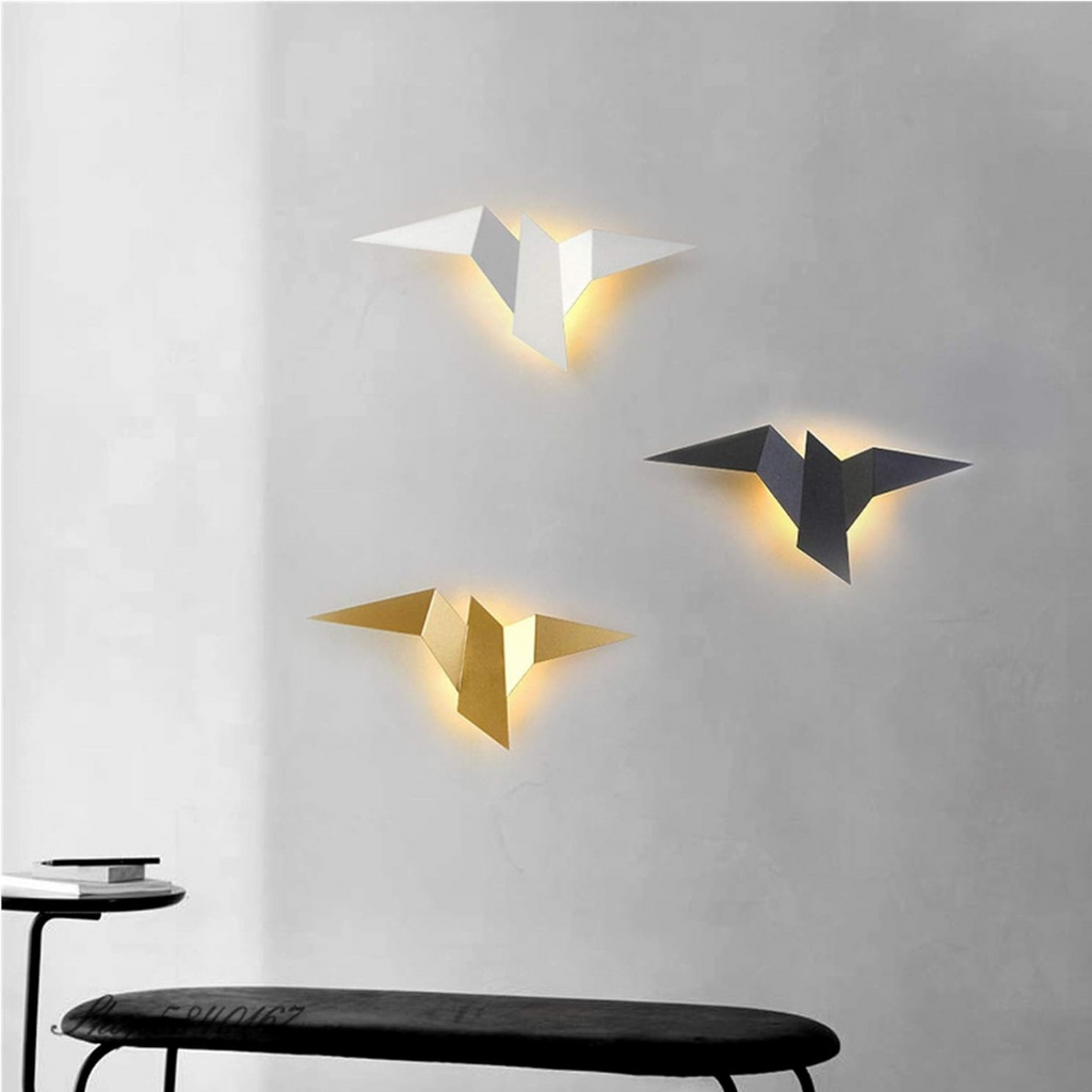 "Unikalna Lampa Ścienna Origami do Wnętrz" could be rewritten as "Wyjątkowa Lampa Ścienna Origami do Twojego Wnętrza".