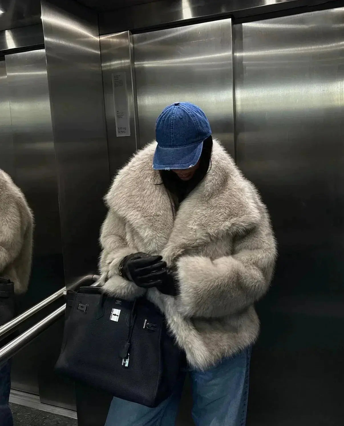 Stylowy Damski Płaszcz z Sztucznego Futra - Luksusowa Miękkość i Elegancja