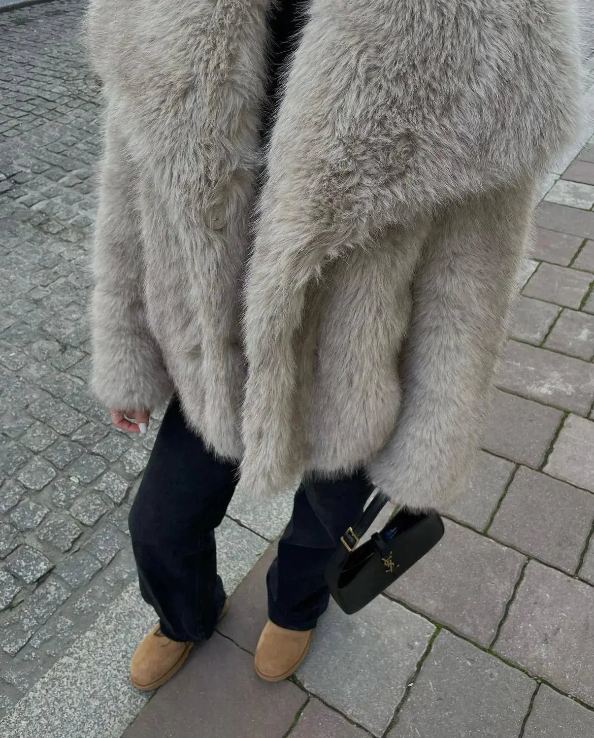 Stylowy Damski Płaszcz z Sztucznego Futra - Luksusowa Miękkość i Elegancja