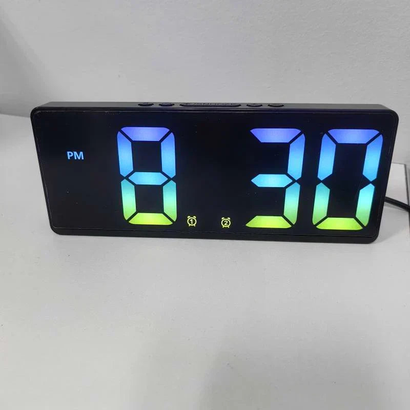 Inteligentny LED Zegar z Funkcją Sterowania Głosowego