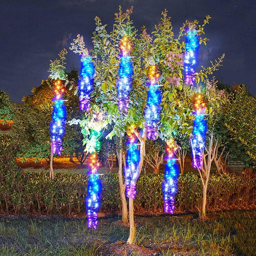 GlowCascade – Wiszące LED Światła do Ogrodu i Imprez