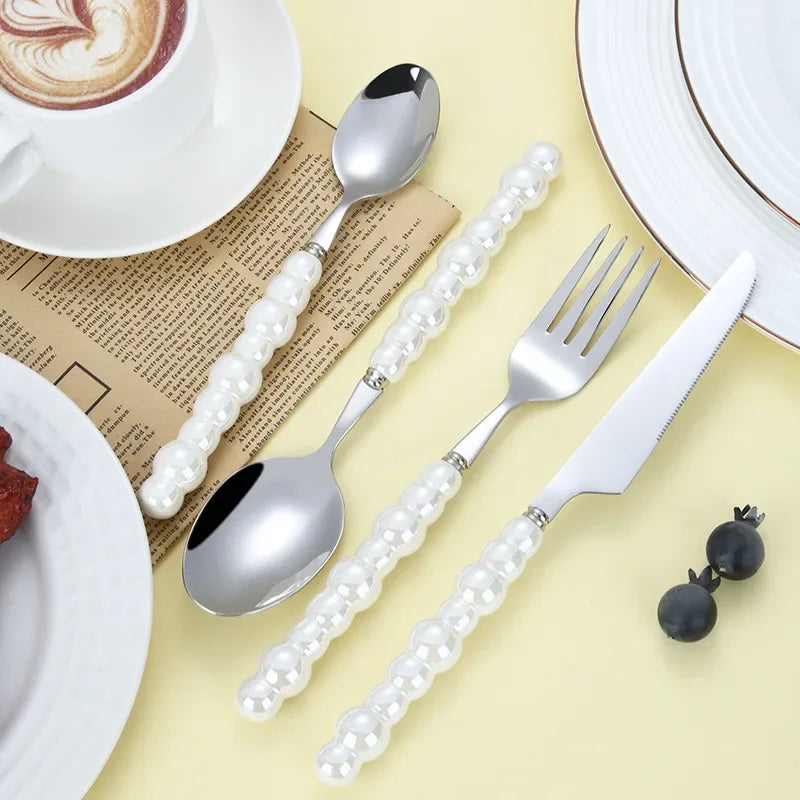 ElegantPearl | Luksusowy Zestaw Sztućców ze Stali Nierdzewnej z Perłowymi Akcentami