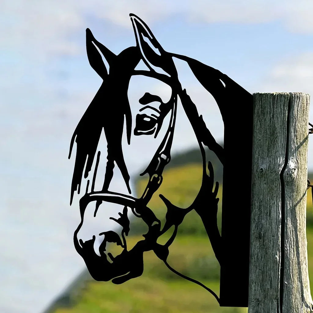EquiElegance | Luksusowa Żelazna Sylwetka Konia do Dekoracji Ogrodu i Płotu