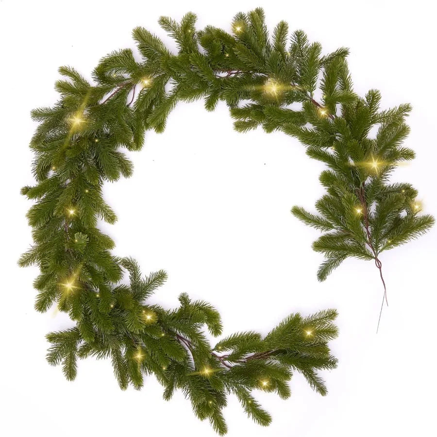 Sztuczny wieniec sosnowy z LED-owym oświetleniem