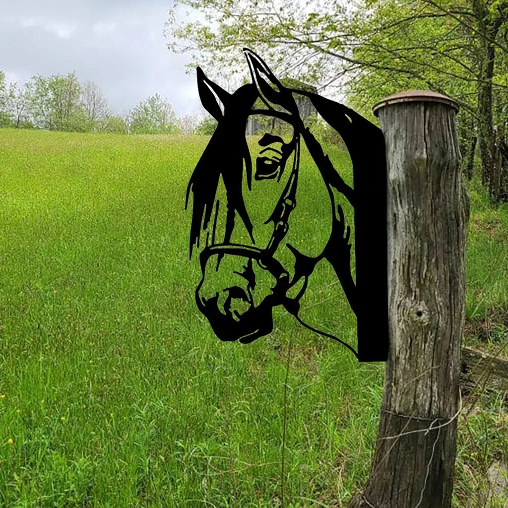 EquiElegance | Luksusowa Żelazna Sylwetka Konia do Dekoracji Ogrodu i Płotu