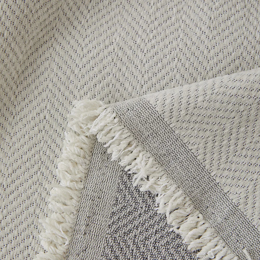 Stylowy dodatek z chenille do Twojej kanapy
