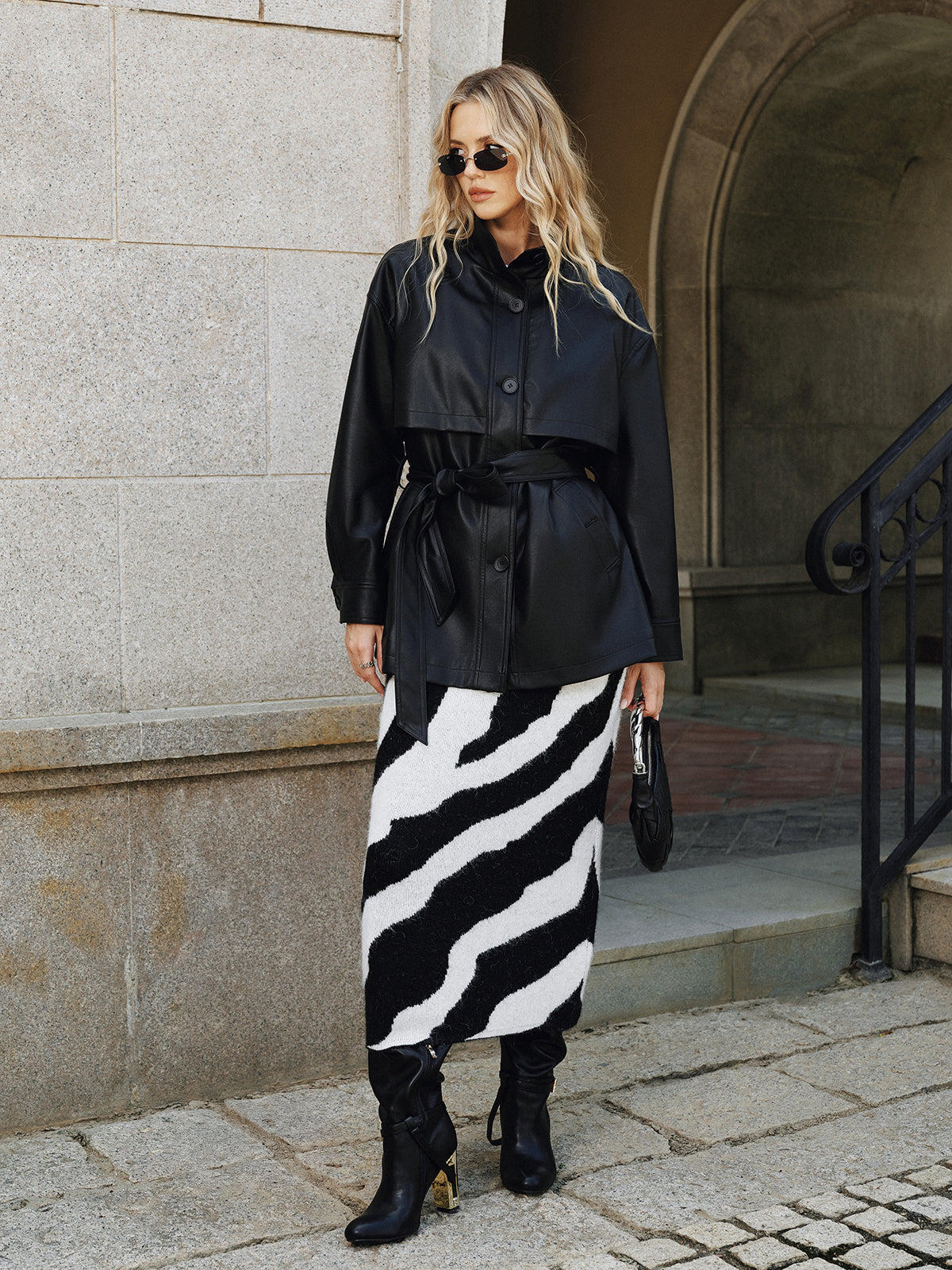 Shane | Pikowana kurtka z kołnierzem stójkowym i paskiem z PU