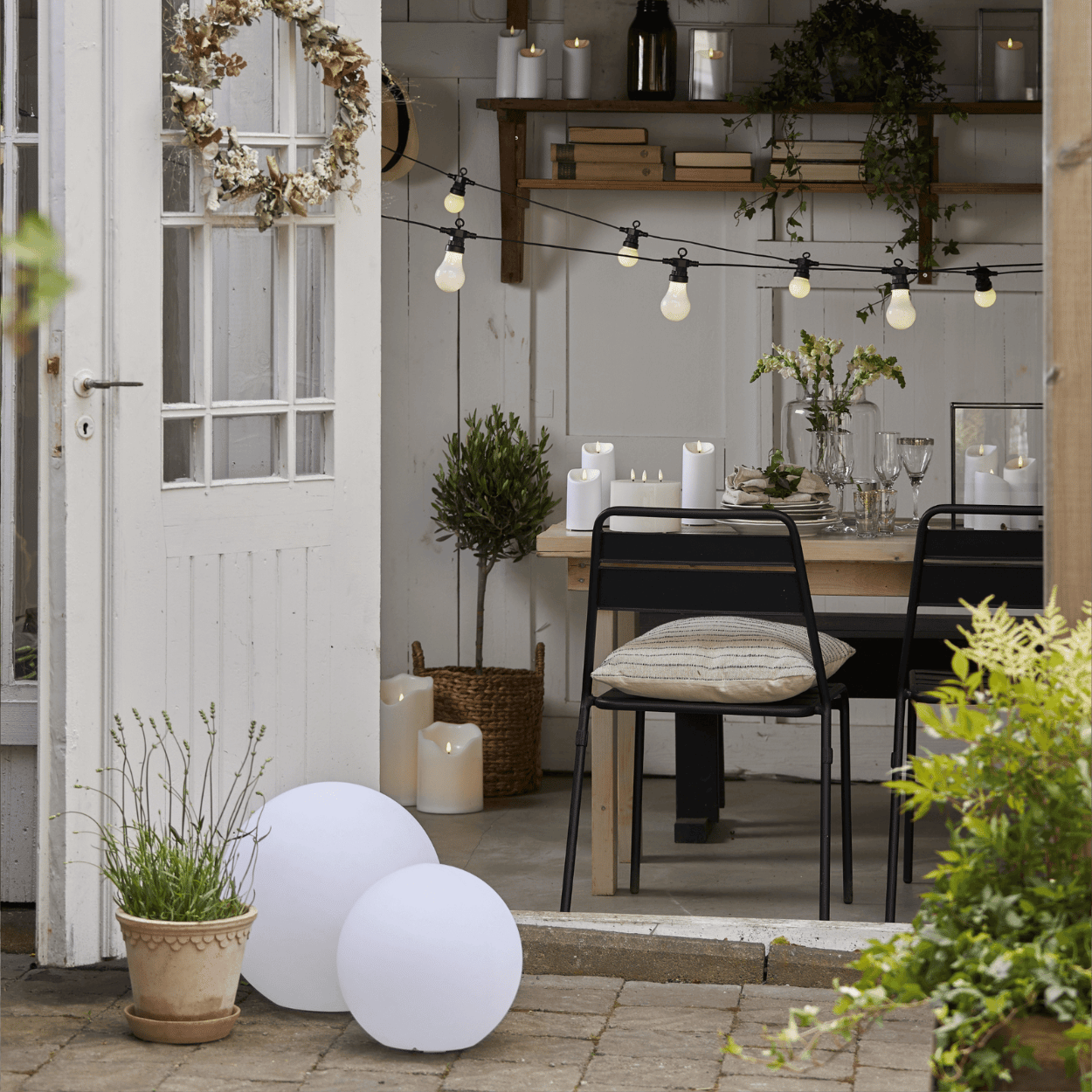 Trzy Płomienie na Magiczne Wieczory