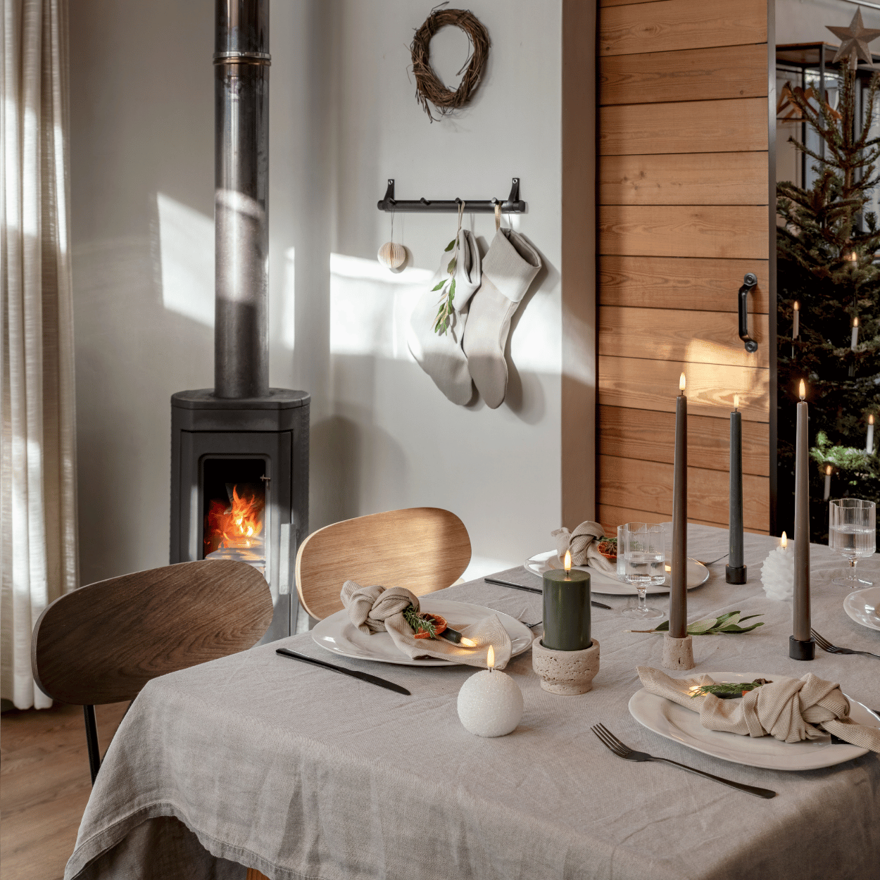 WinterShine – Elegancka LED świeca w kształcie kuli śnieżnej