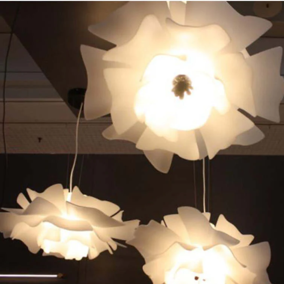 Metalowa Lampa Wisząca w Kwiatowy Wzór - Biała Sophia