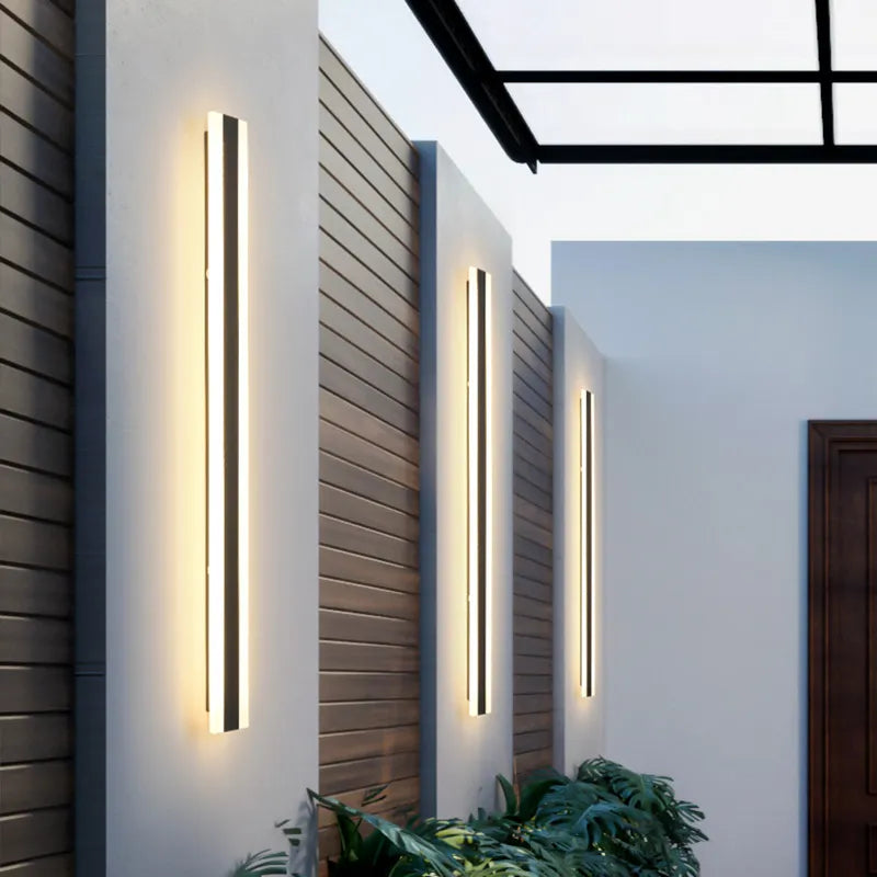WeatherBright | Elegancka Lampa Ścienna do Użytku na Zewnątrz