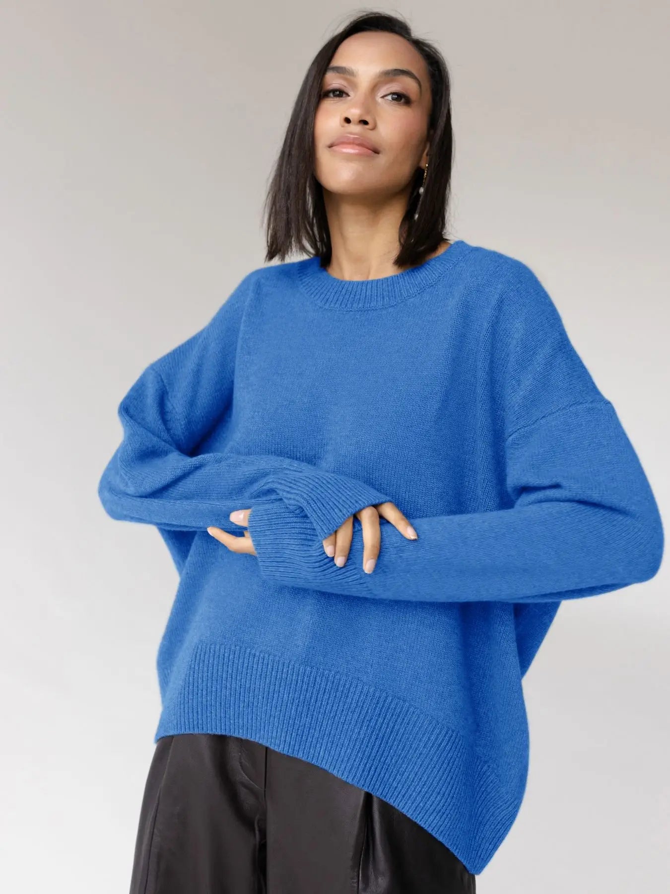 Stylowy damski sweter z okrągłym dekoltem