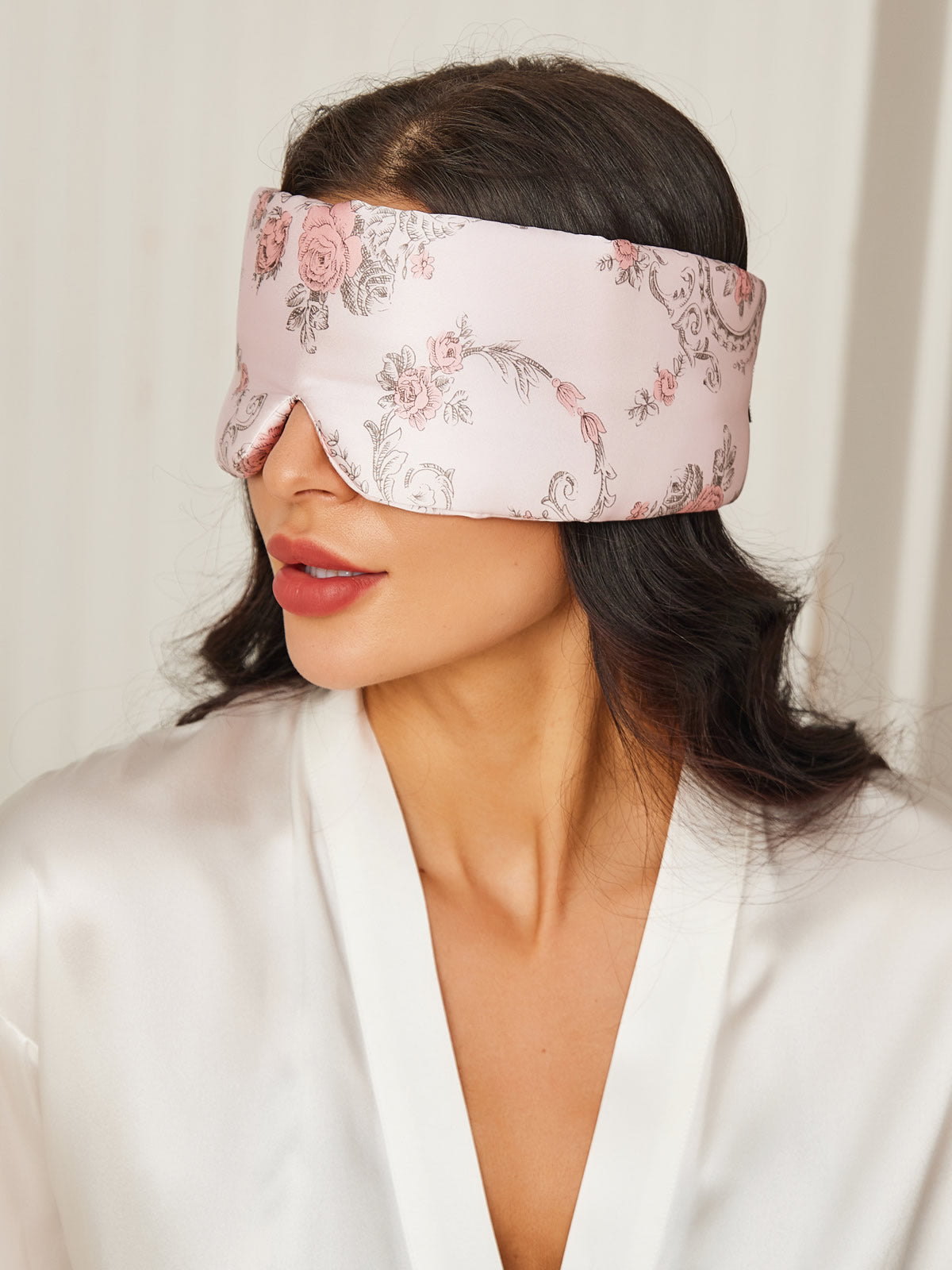 FloralSilk - Elegancka Jedwabna Maska na Oczy z Kwiatowym Motywem