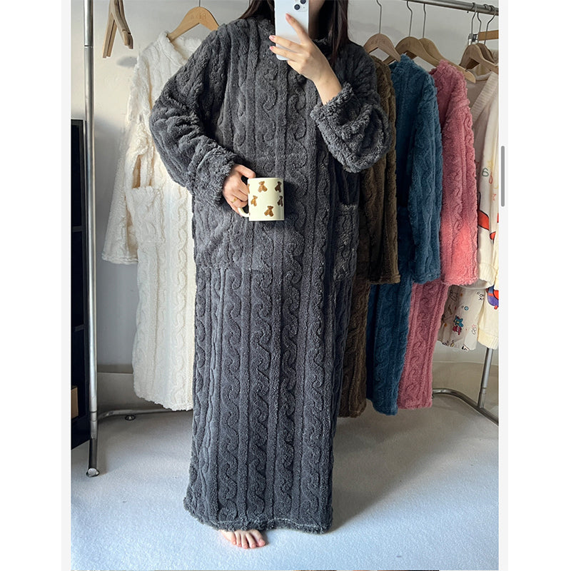 Chic Nachtmode | Koralowe Fleece Nachtkleid für Entspannung zu Hause