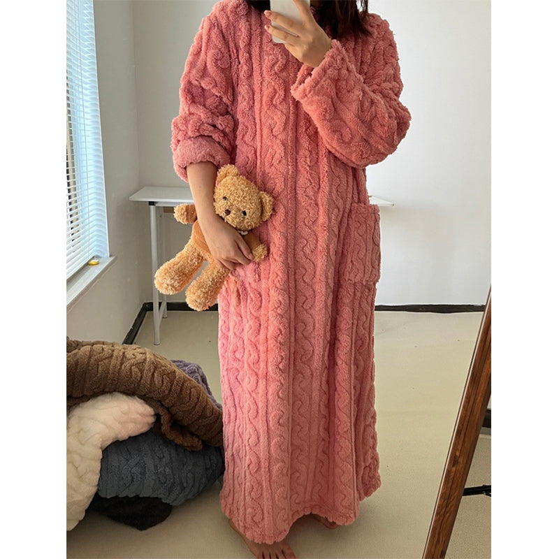 Chic Nachtmode | Koralowe Fleece Nachtkleid für Entspannung zu Hause
