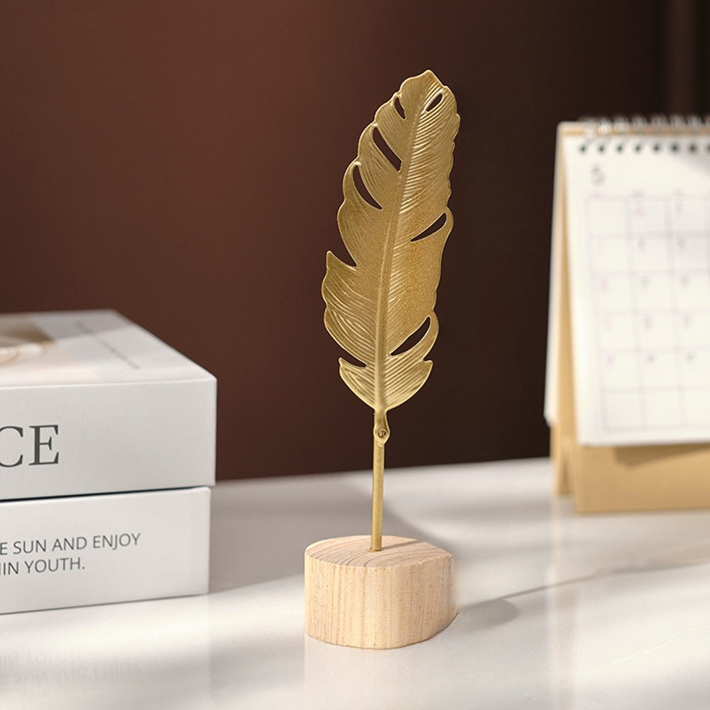Minimalistyczna dekoracja liścia ginkgo