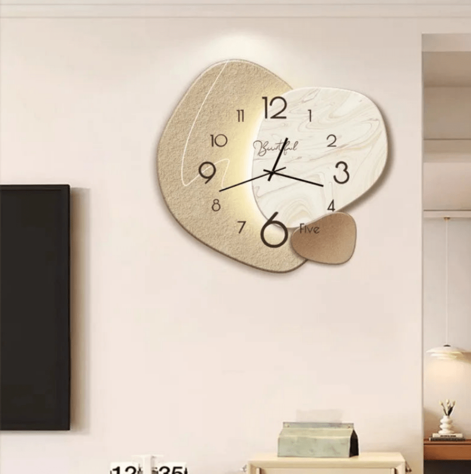 Elegancki zegar ścienny w minimalistycznym stylu