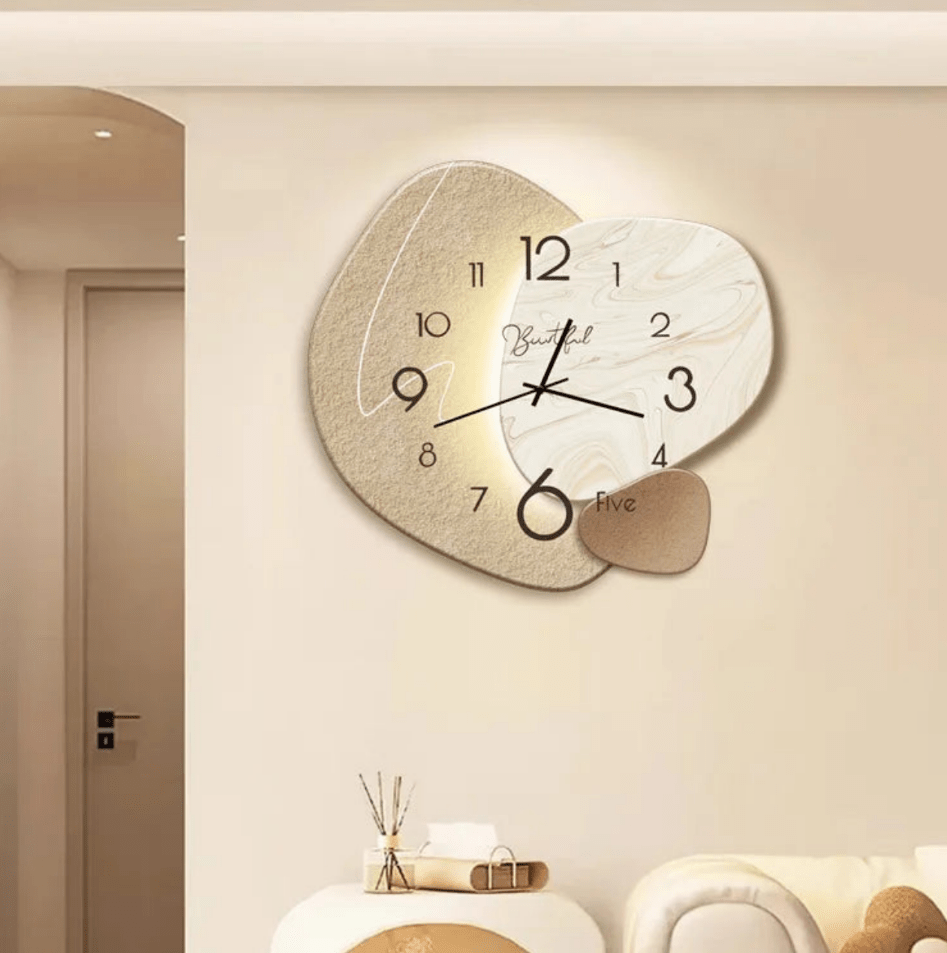 Elegancki zegar ścienny w minimalistycznym stylu