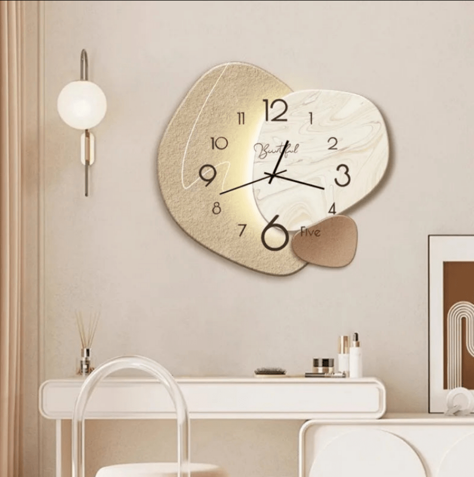 Elegancki zegar ścienny w minimalistycznym stylu