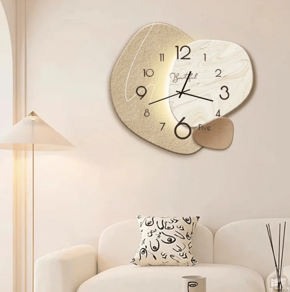 Elegancki zegar ścienny w minimalistycznym stylu