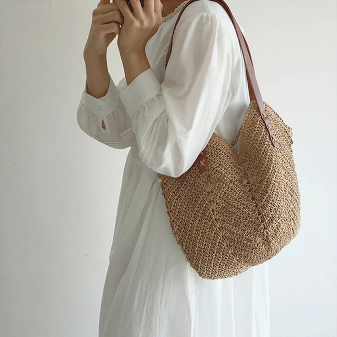 Elegancka torebka na ramię dla kobiet - BreezeWoven