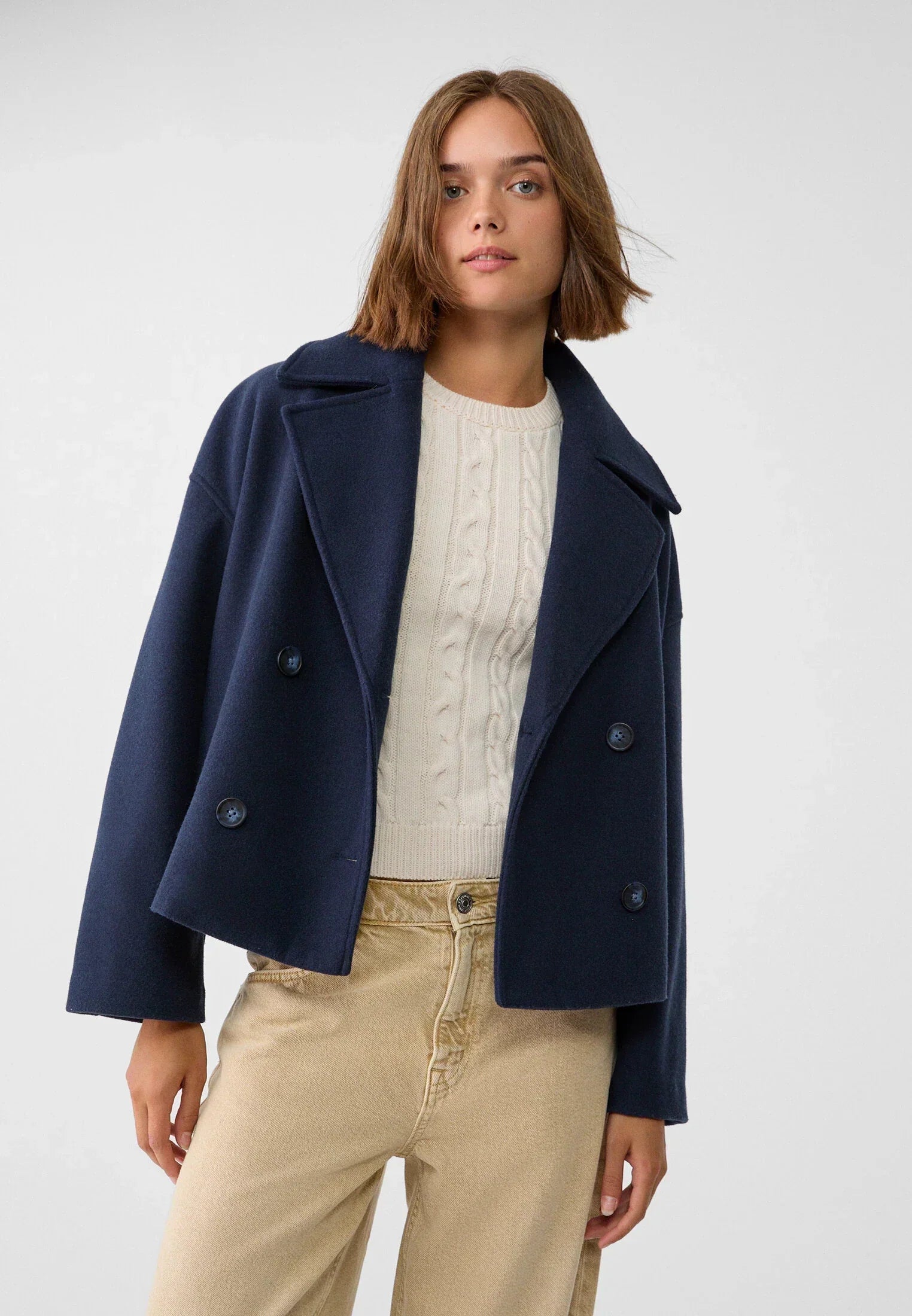 ELIN | Elegancka kurtka z wycięciami dla nowoczesnego, designerskiego stylu