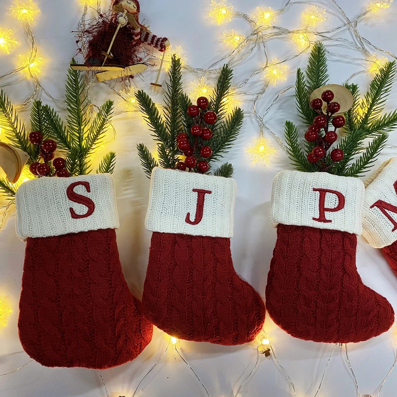 MerrySock – Unikalna Świąteczna Skarpeta z Personalizowanym Haftem