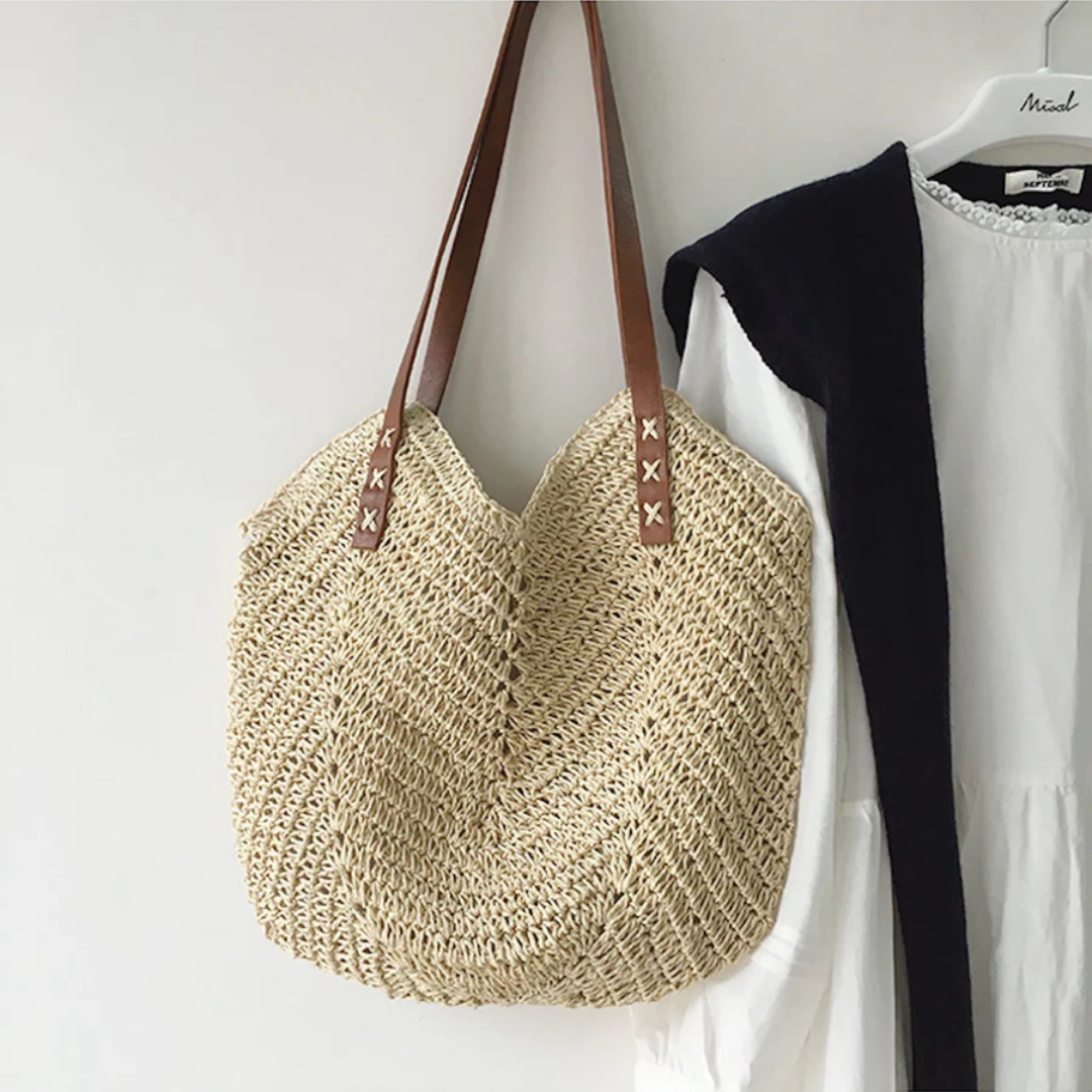 Elegancka torebka na ramię dla kobiet - BreezeWoven