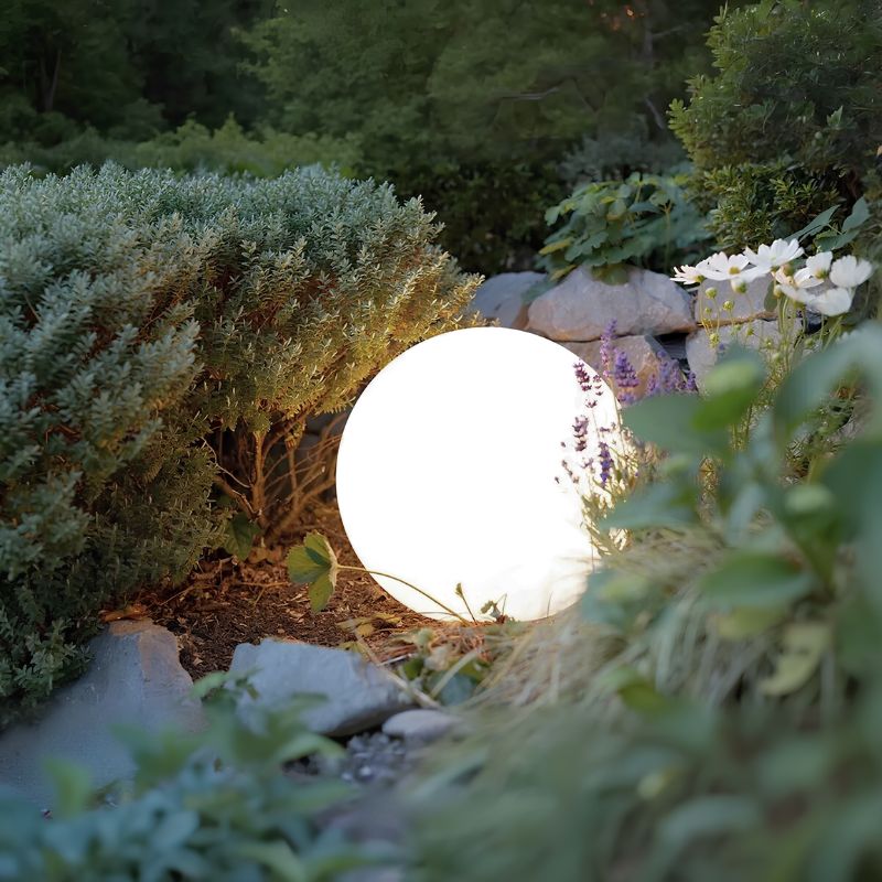 Bezprzewodowa lampa nastrojowa do wnętrz i na zewnątrz - LumaSphere" 

Rewritten Title: "LumaSphere - Bezprzewodowa lampa nastrojowa do użytku wewnętrznego i zewnętrznego